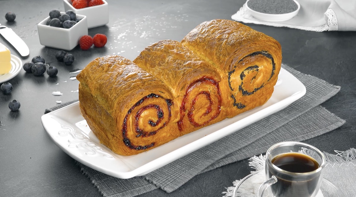 Croissant-Brot mit dreierlei Füllungen.