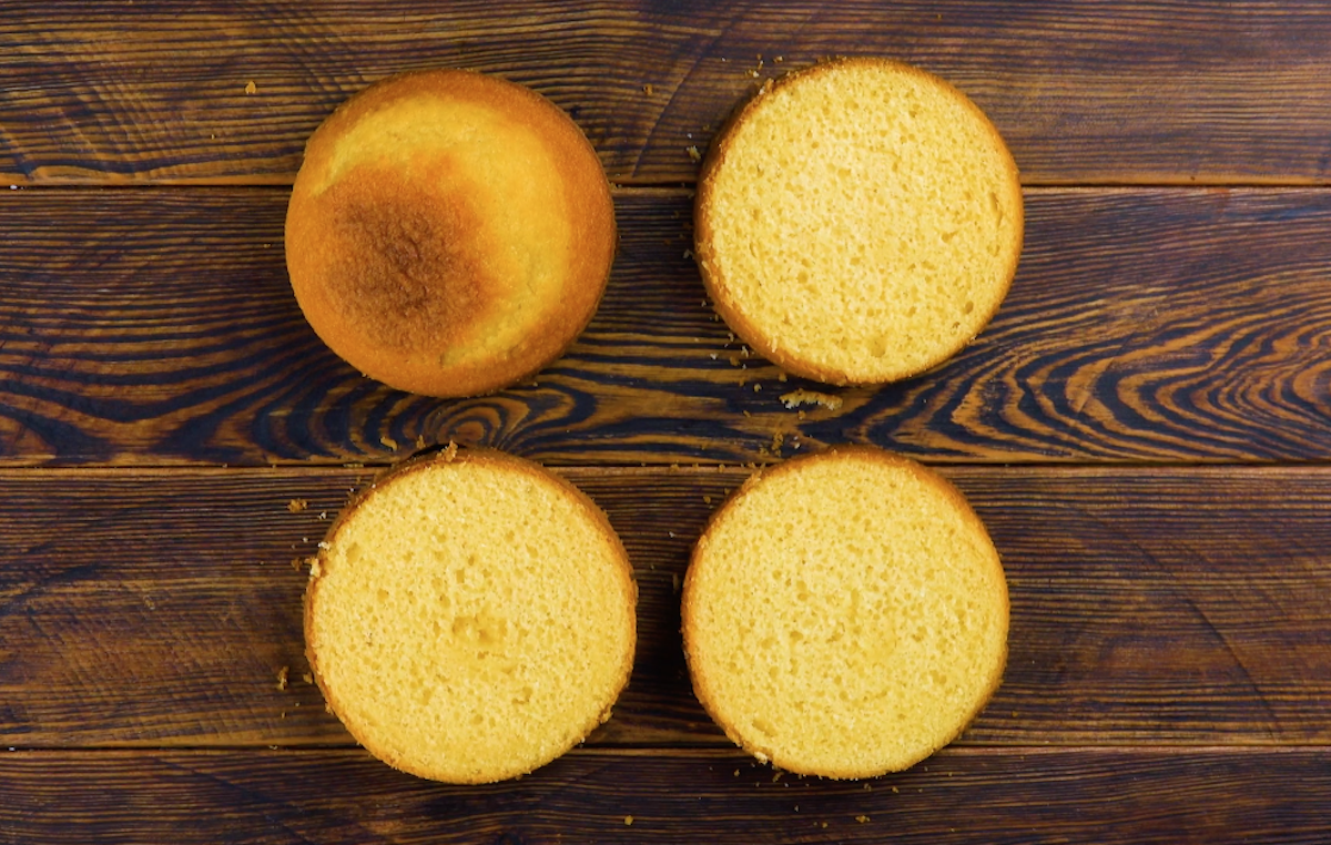 4 gebackene Kuchenböden