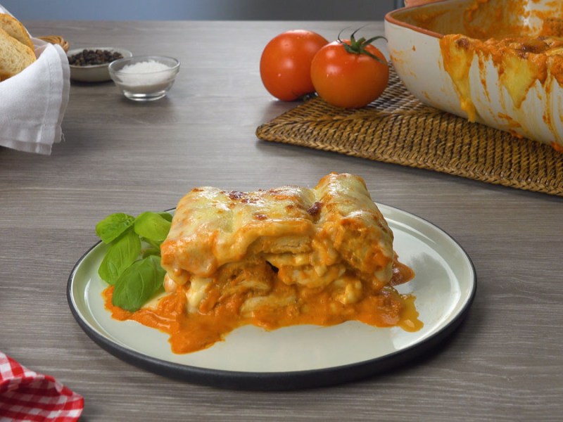 Hähnchenschnitzel-Auflauf mit Mozzarella und Tomatensoße