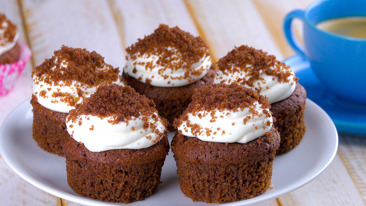 Maulwurf-Muffins mit süßer Bananenfüllung