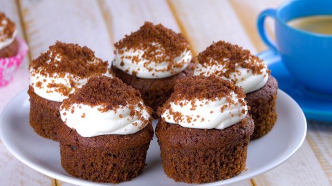 Maulwurf-Muffins mit süßer Bananenfüllung