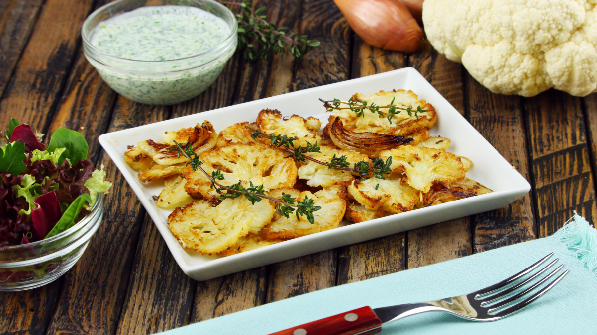 Röst-Blumenkohl mit Joghurt-Dip