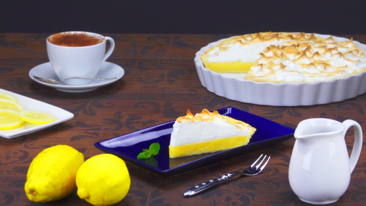 Zitronen-Baiser-Kuchen ist perfekt für den Sommer