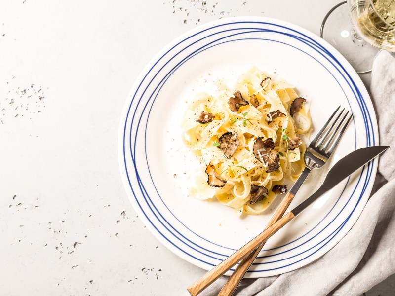 Teller mit Trüffelpasta