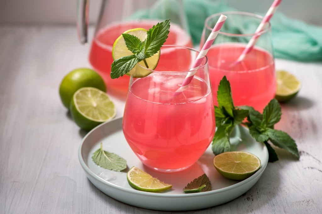 Rhabarber-Holunder-Spritz!