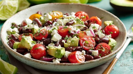 Eine Schale Rote-Bohnen-Salat.