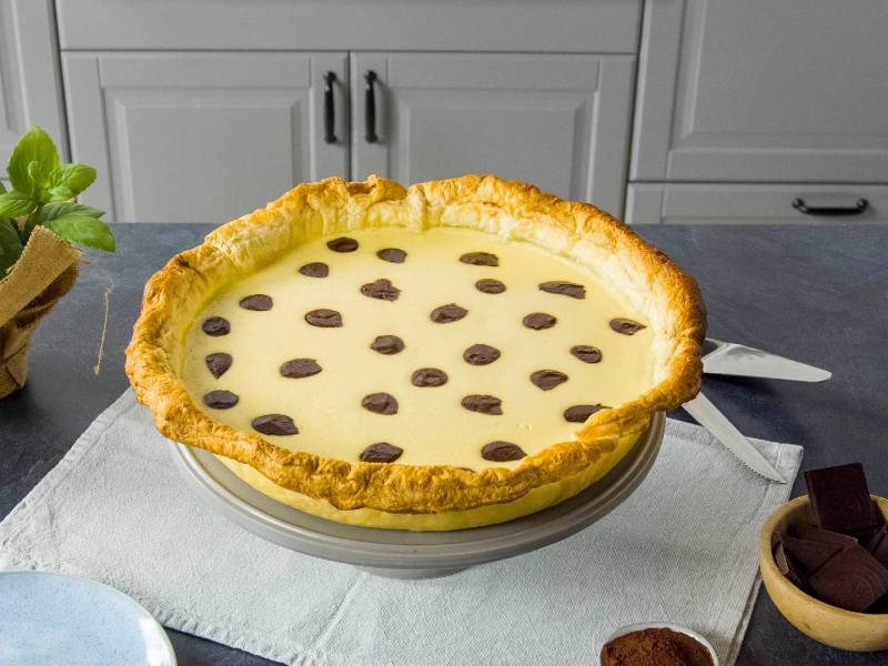 Polka Dot Cheesecake auf einem Tisch