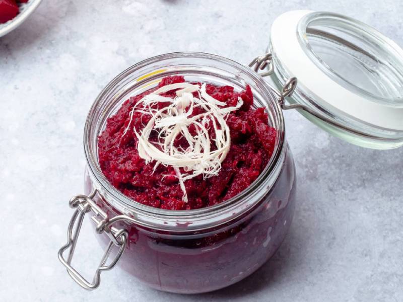 Glas mit Rote Bete Pesto