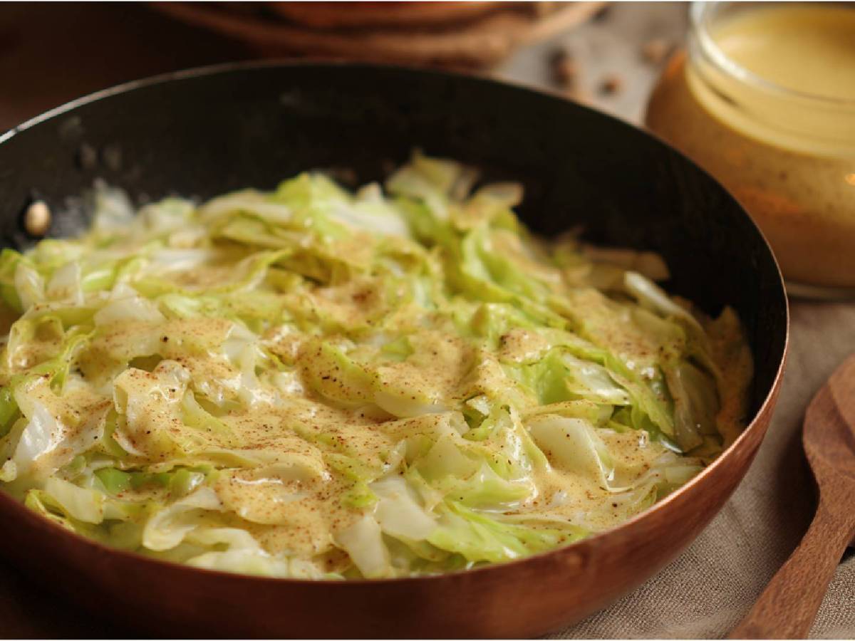 Lieblings-Beilage: Spitzkohl in Sahne-Senf-Soße