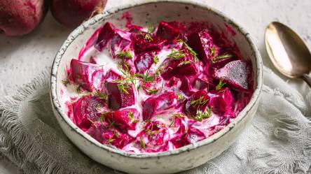 Schale mit griechischem Rote Bete Salat