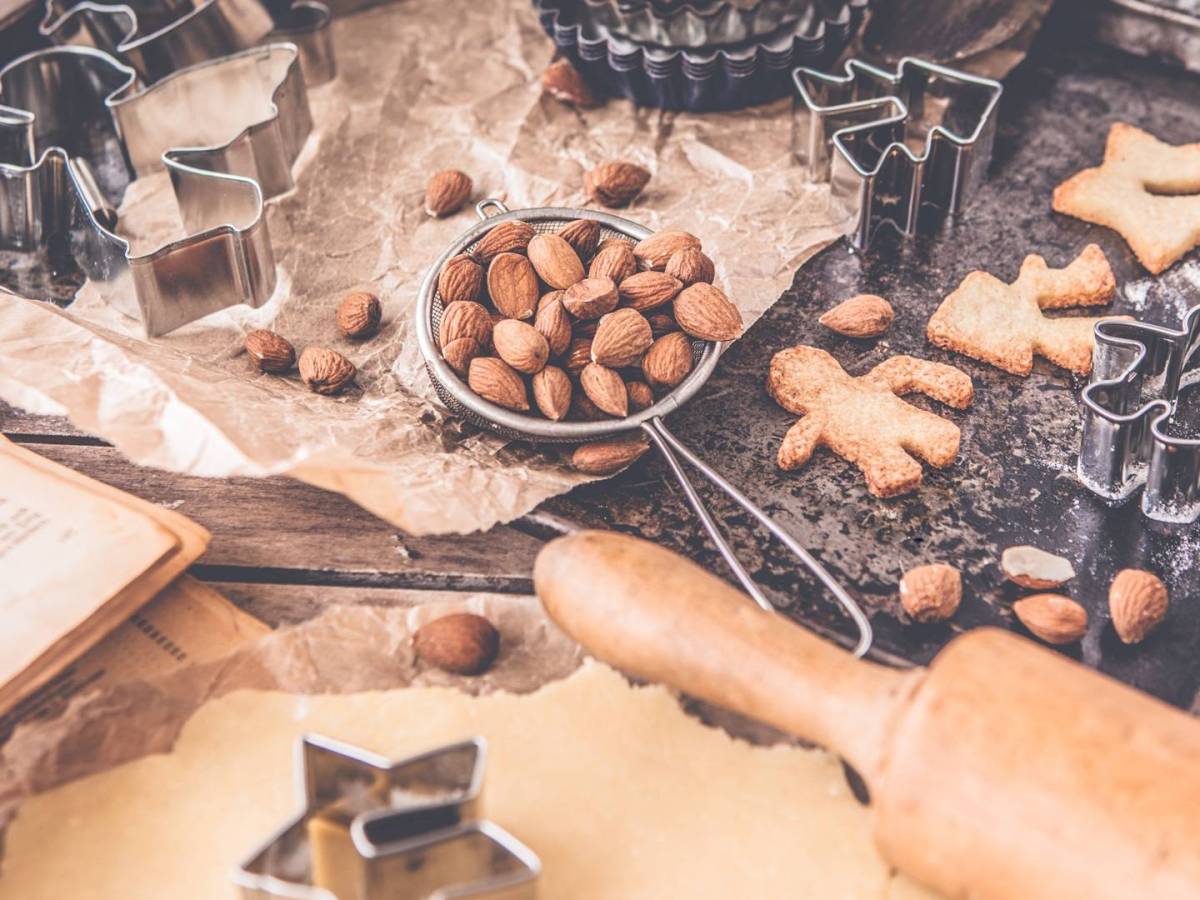 Plätzchen backen wie ein Profi: Mit diesen Helfern wird’s kinderleicht und noch schöner!